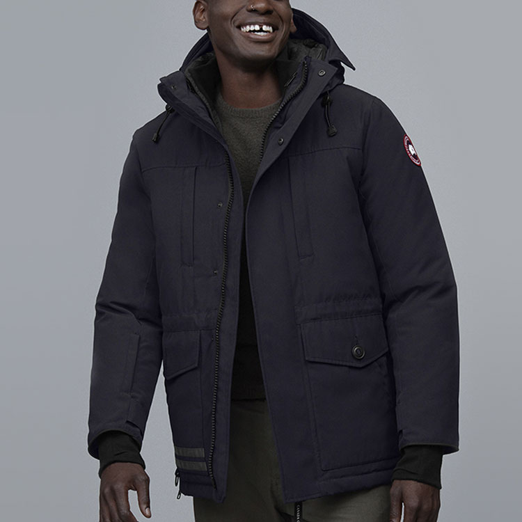Sizing Canada Goose Toronto Series FW22 Black 3-in-1 Down Jacket with Detachable Design 1049M-381