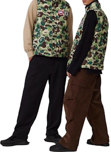 Chaleco Verde Unisex Canada Goose x BAPE FW23 Camo con Logo Frontal. 2054MBE-1118 Purchase Chaleco Verde Unisex Canada Goose x BAPE FW23 Camo con Logo Frontal. 2054MBE-1118