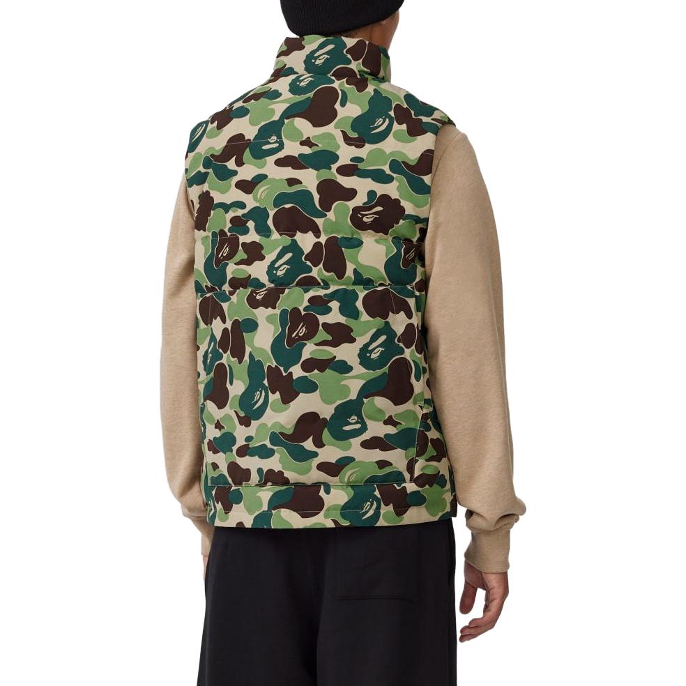Sizing Chaleco Verde Unisex Canada Goose x BAPE FW23 Camo con Logo Frontal. 2054MBE-1118