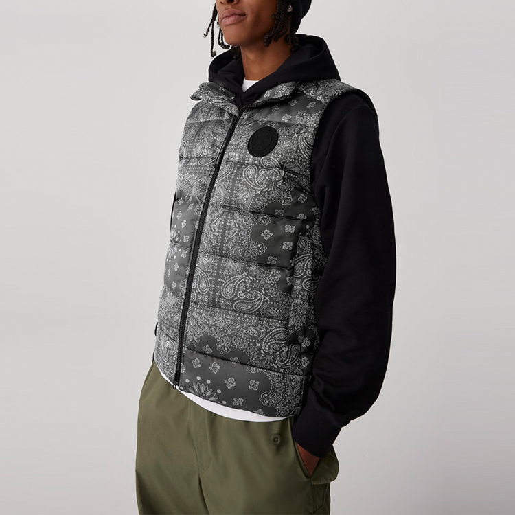 Shop カナダグース × コンセプツ ペイズリーダウンベスト フリントブラック ユニセックス 2229UCN-1382