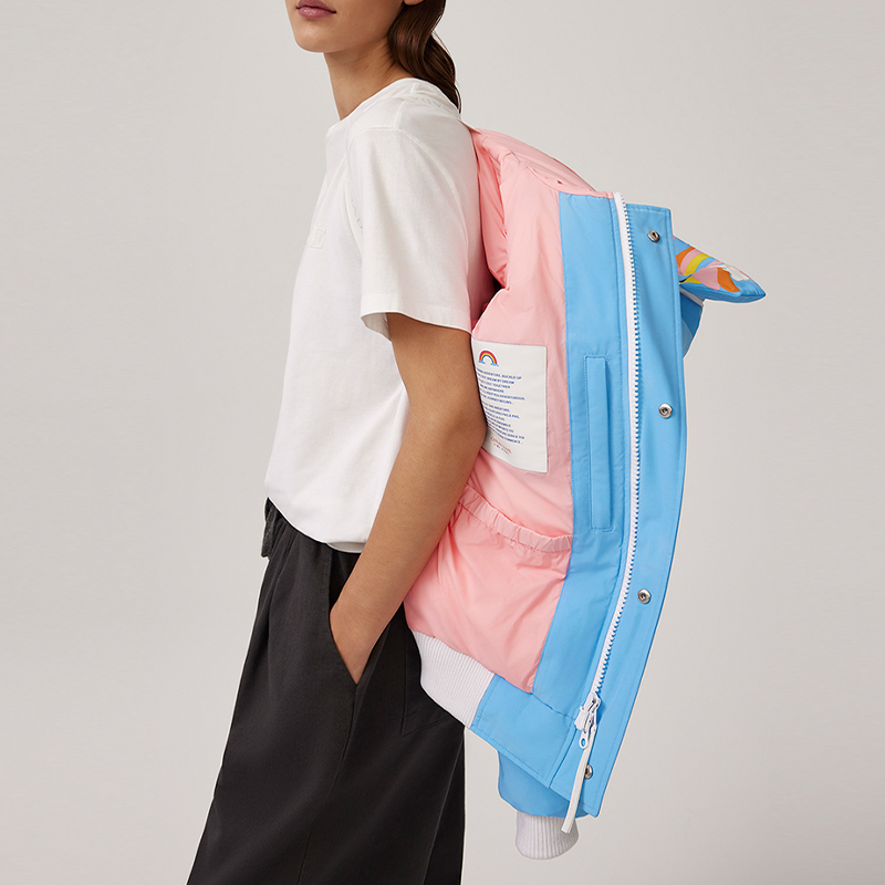 Shop Chaqueta Puffer Unisex Azul Canada Goose x MIRA MIKATI SS24 Chilliwack Sunset. 2050UMM-1564