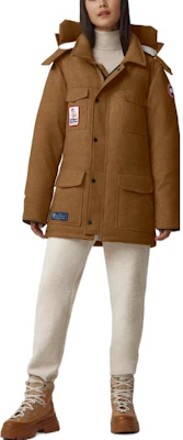 Canada Goose x OVO FW22 Camel Hoodie Parka Coat Unisex with Solid Logo Pockets 4074MOV-1184 Lookbook Canada Goose x OVO FW22 Camel Hoodie Parka Coat Unisex with Solid Logo Pockets 4074MOV-1184