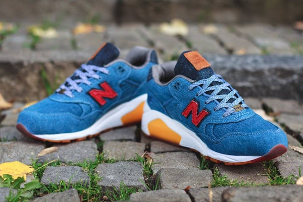 Capsule x New Balance 580 '加拿大礼服' MT580CBU Shop Capsule x New Balance 580 '加拿大礼服' MT580CBU