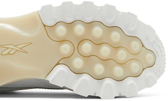 (W) Cardi B x Reebok Classic Leather 'Putih' H00686 Purchase (W) Cardi B x Reebok Classic Leather 'Putih' H00686