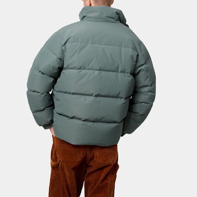 Carhartt WIP 綠色Logo立領羽絨外套冬季系列 I029450-0GA-XX Sizing Carhartt WIP 綠色Logo立領羽絨外套冬季系列 I029450-0GA-XX