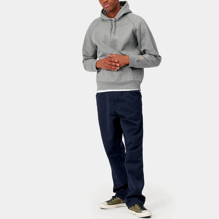 Lookbook Carhartt WIP Hoodie Kelabu dengan Sulaman Logo Minimalis I026384-V6-90