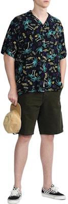 Carhartt WIP SS22 Black Floral Print Short-Sleeve Casual Shirt. CHXSRI030044I-BKX Shop Carhartt WIP SS22 Black Floral Print Short-Sleeve Casual Shirt. CHXSRI030044I-BKX