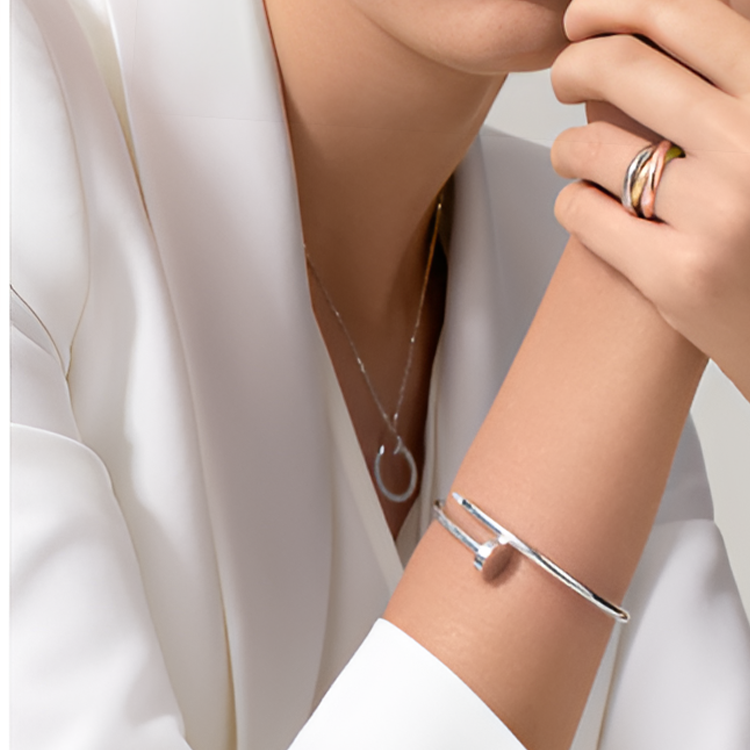 Sizing 까르띠에 저스트 앵 끌루 18K 화이트 골드 다이아몬드 네일 목걸이 커플 디자인 B3046900