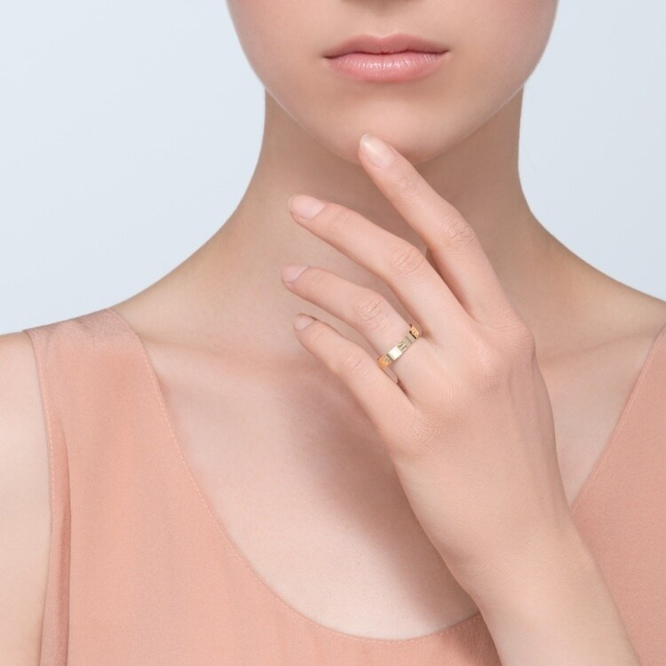 Lookbook 卡地亞LOVE 18K金戒指經典Logo雕刻情侶設計 男女皆宜 B4085000