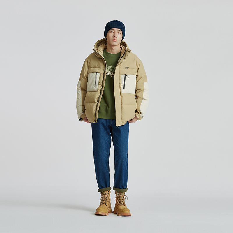 Shop Jaket Hoodie Kasual Pria CAT dengan Logo Bordir dan Resleting Depan. CM3DWT41071