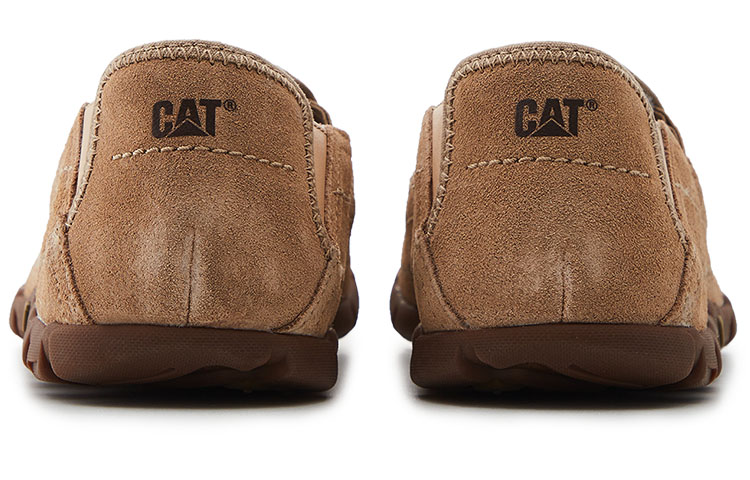 Shop CAT Kiefer系列 戶外低筒柔軟透氣耐磨運動休閒鞋 杏黃色