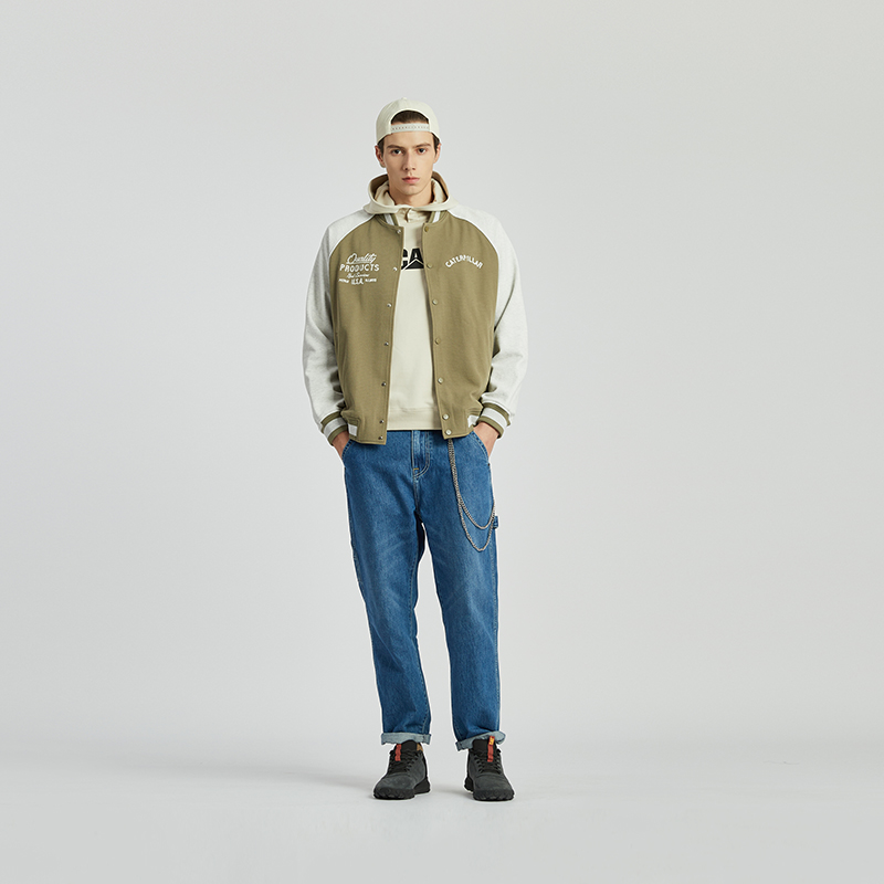 Shop Chaqueta Varsity Verde CAT Retro con Mangas Raglán y Botones. CN1JAU16071