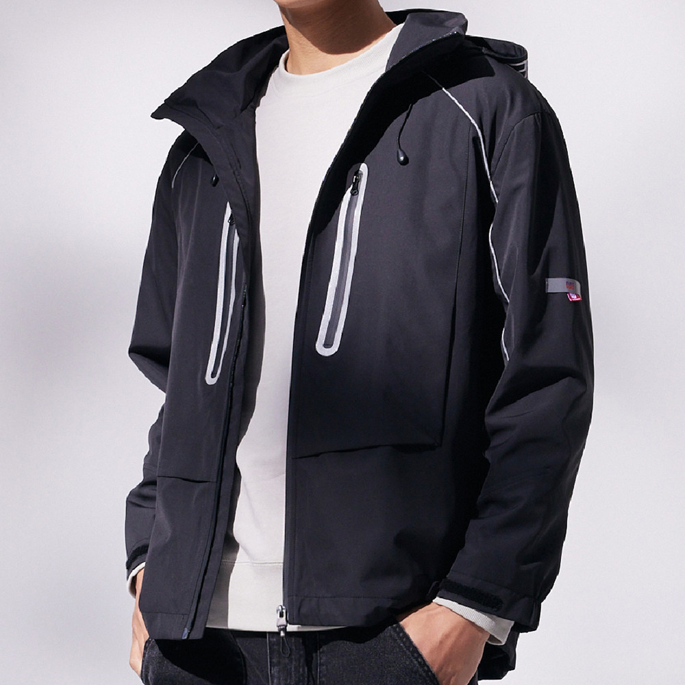 Shop CAT SS23 トランスフォーマー グラフィック オーバーサイズ フーディージャケット ユニセックス ブラック CM1JAST0191