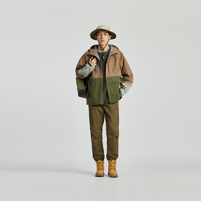 Shop Chaqueta con Capucha Colorblock CAT SS24 Outdoor. CN1JAU11021