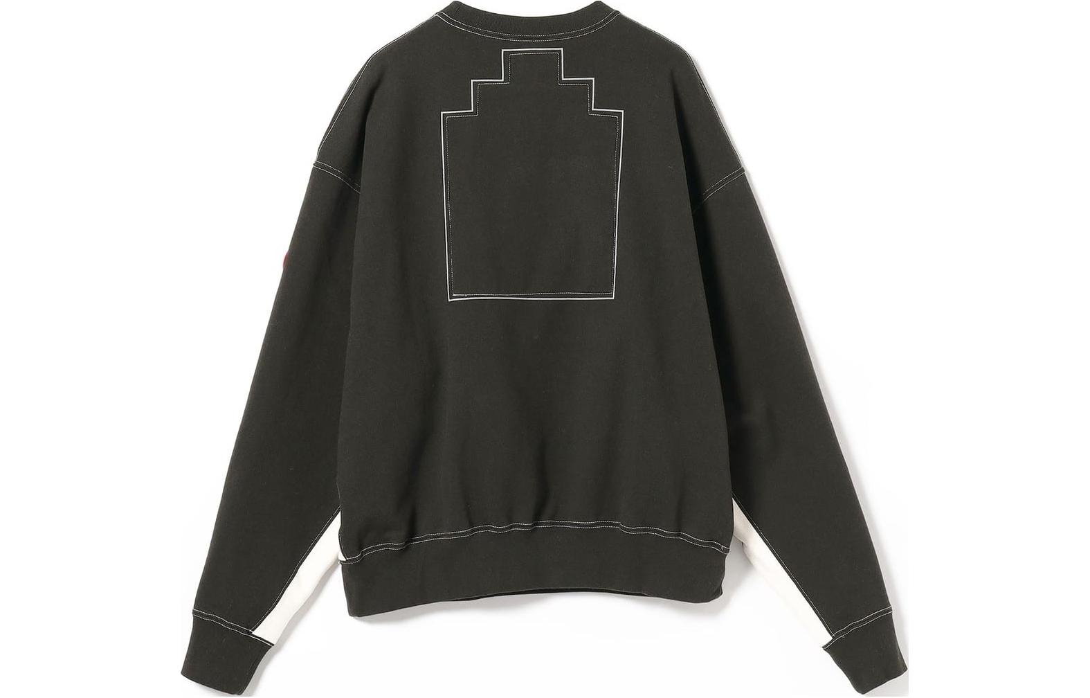 Lookbook キャブエンプト ブラック クルーネック スウェットシャツ レタープリント入り. CES24CS09