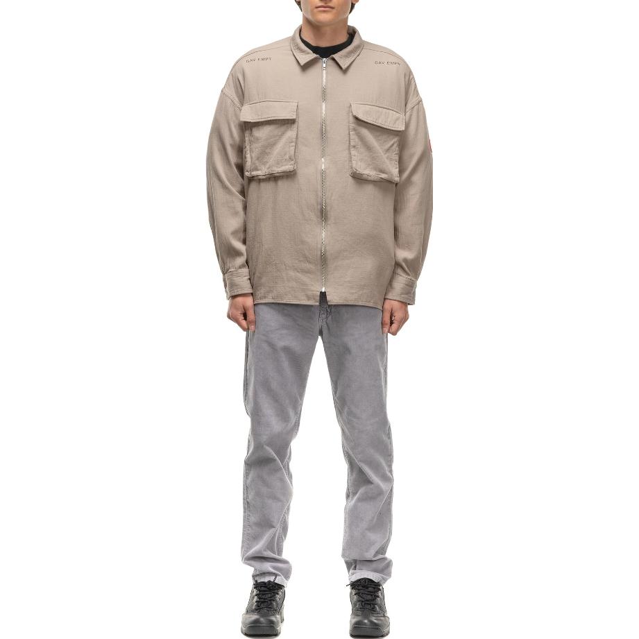Lookbook Chaqueta con Cremallera Cav Empt CW Gris Caqui con Bolsillos. CES-21JK20