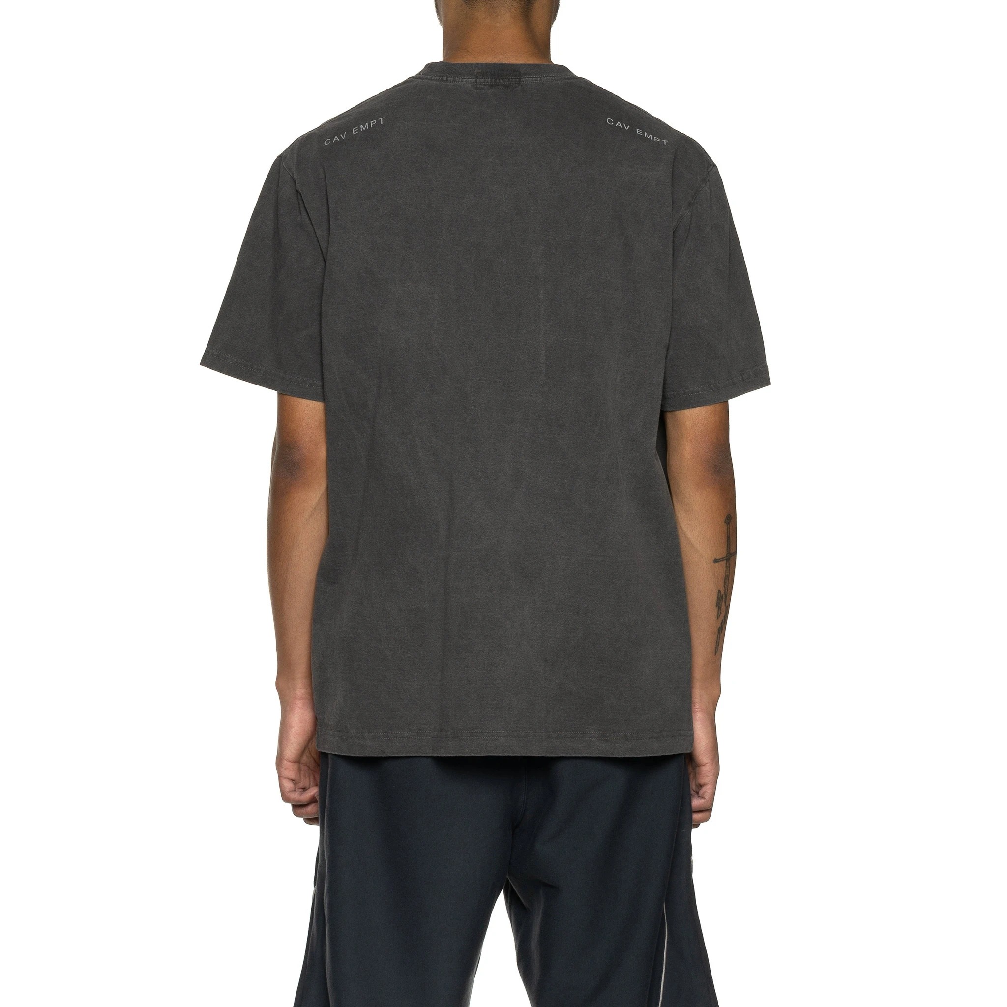 Shop Cav Empt Camiseta Unisex Química Overdye Negra. CES17T13