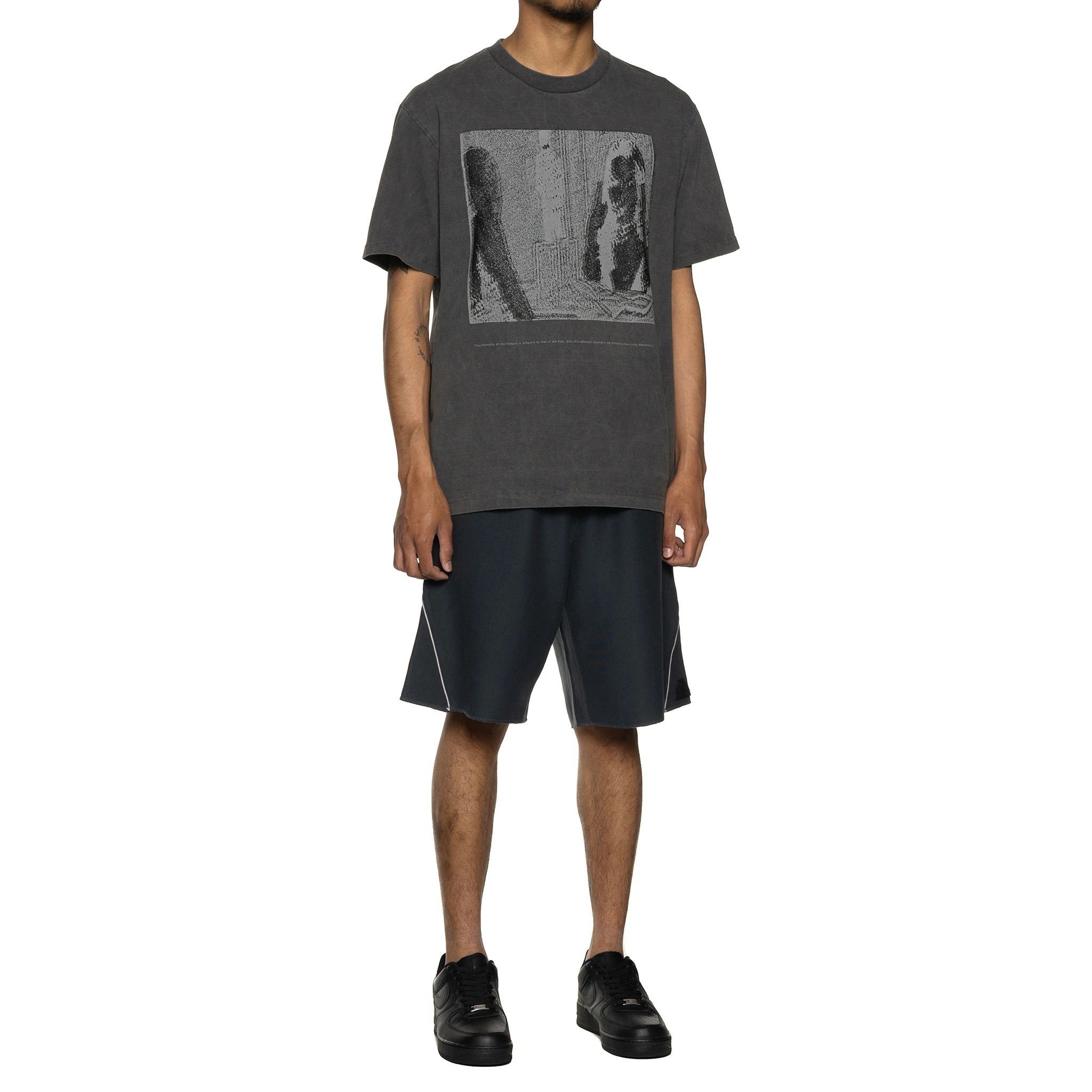 Purchase Cav Empt Camiseta Unisex Química Overdye Negra. CES17T13