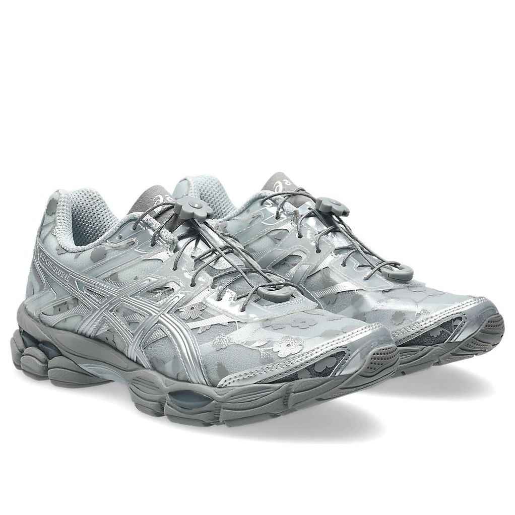 Lookbook Cecilie Bahnsen x ASICS Gel Cumulus 16 ''Grigio Ghiaccio Argento'' 1203A762-020