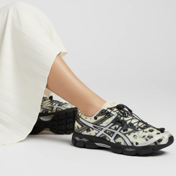 セシリー・バーンセン × アシックス ゲル キュムラス 16 'アイボリーブラック' 1203A762-750 Order セシリー・バーンセン × アシックス ゲル キュムラス 16 'アイボリーブラック' 1203A762-750