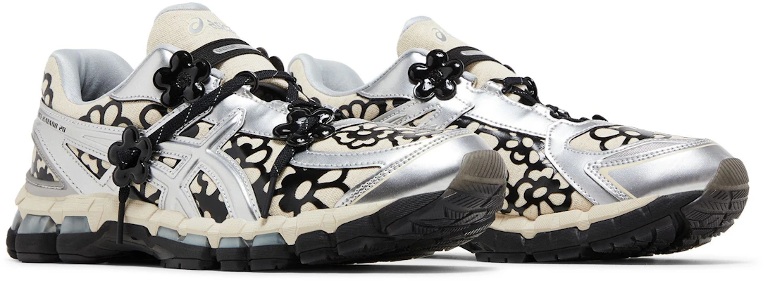 セシリー・バーンセン × アシックス ゲルカヤノ20「バニラ・ピュアシルバー」 1203A984-250 2