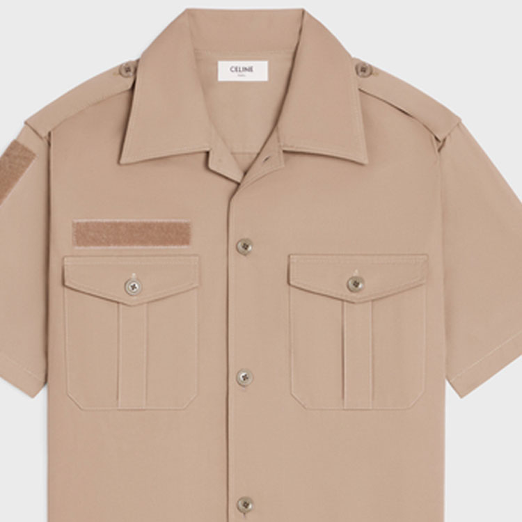 Shop CELINE Kemeja Lengan Pendek Beige dengan Poket Patch & Penutup Velcro 2C881219I-02BG