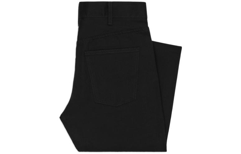 Lookbook CELINE Vaqueros Negros Acampanados de Tiro Medio con Costuras Deshilachadas. 2N583760D-38NF