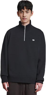 CELINE Sweater Lengan Panjang Logo Hitam Bertekstur. 2ADBH048T-38OW Shop CELINE Sweater Lengan Panjang Logo Hitam Bertekstur. 2ADBH048T-38OW