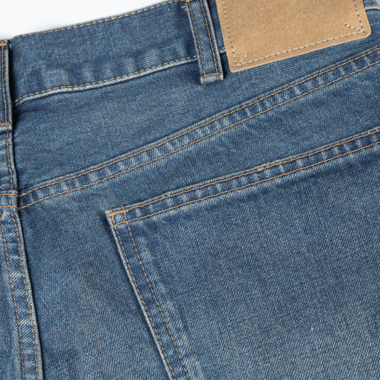 CELINE  Blue Straight-Leg Denim Jeans with Solid Color and Button Closure. 2N574815V-08TI 圖 4