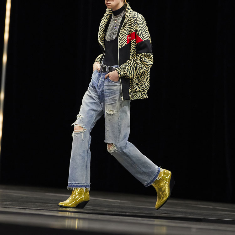 Purchase CELINE FW22 Jeans Biru Poket Lurus Distressed 2N833033S-08WT