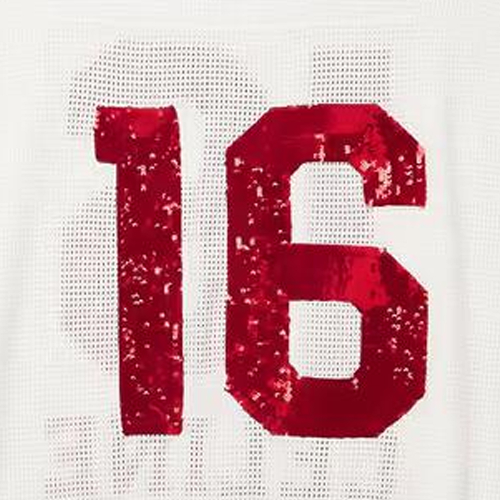 Sizing CELINE  White Crewneck Short Sleeve T-Shirt with Numeric Design. 2X18D818I-27OI