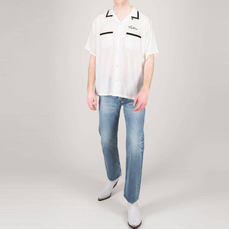 Shop CELINE Camiseta Blanca de Manga Corta con Logo y Letras. 2C516852C-01OW