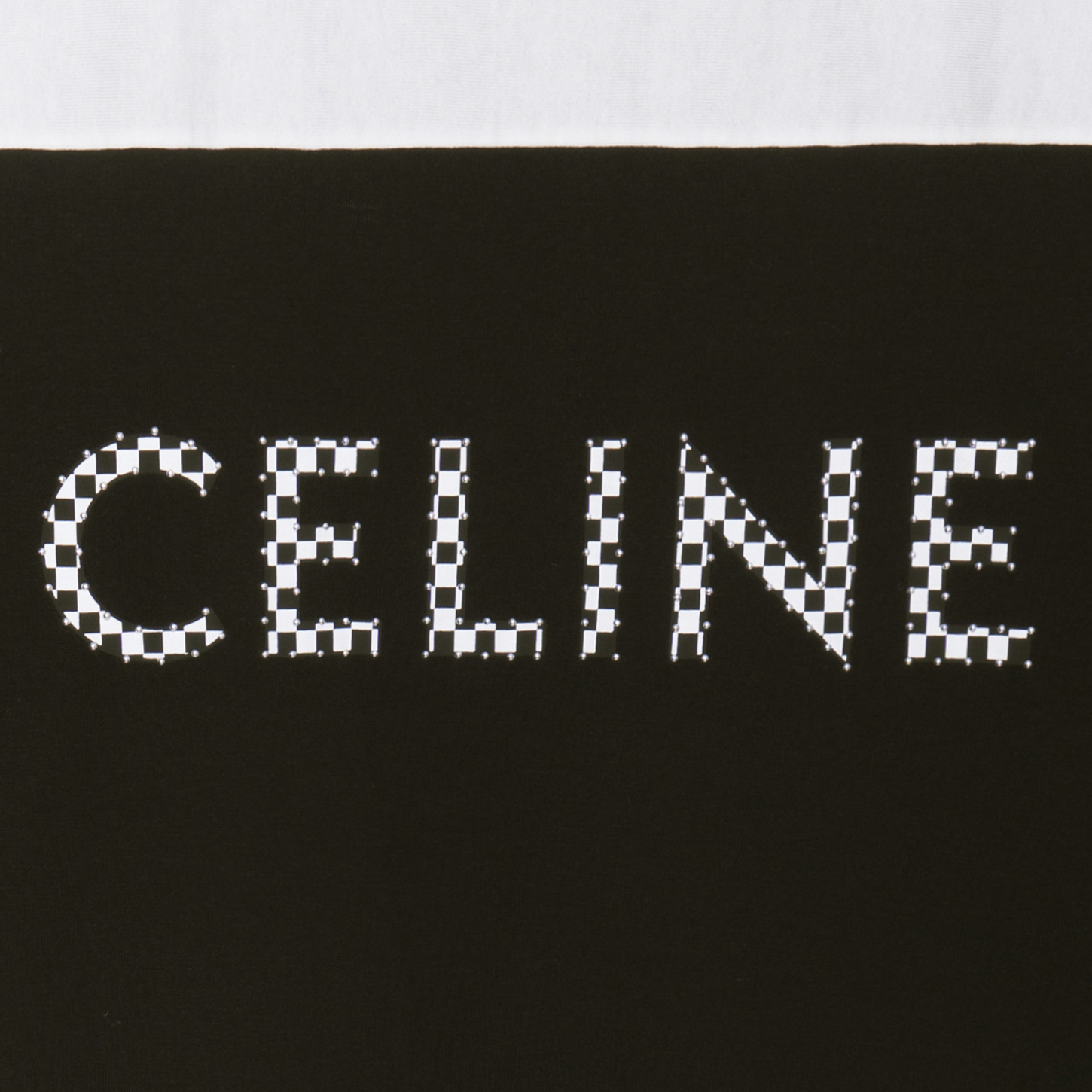 Sizing CELINE Kaos Hitam Katun dengan Logo Stud dan Desain Colorblock. 2X839500O-38AW