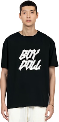 Camiseta Negra Hombre CELINE Boy Doll FW22 Logo Tachonado Cuello Redondo Relaxed Fit. 2X59C671Q-38AW Purchase Camiseta Negra Hombre CELINE Boy Doll FW22 Logo Tachonado Cuello Redondo Relaxed Fit. 2X59C671Q-38AW