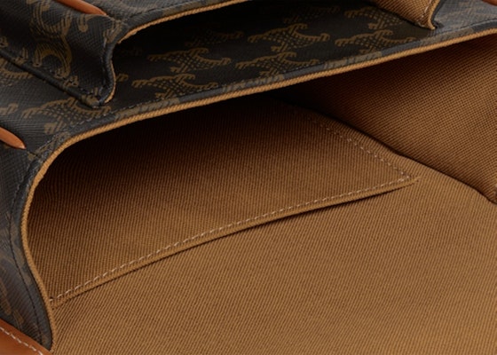 セリーヌ フォルコバッグ M トリオンプ タン
Lookbook セリーヌ フォルコバッグ M トリオンプ タン