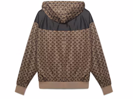 Lookbook CELINE FW22 字母印花拉鍊連帽外套 淺米色. 2W343344N-02BL