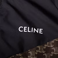 Shop CELINE FW22 字母印花拉鍊連帽外套 淺米色. 2W343344N-02BL