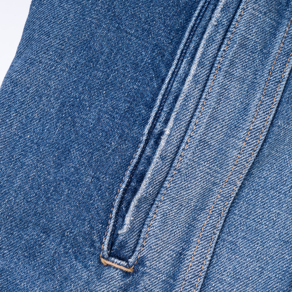 Cheap Jaket Denim CELINE FW22 Biru Pria dengan Letter Print dan Kancing Depan. 2Q550930F-07UW