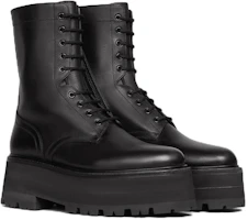 Shop Botas Tobilleras Chunky con Cordones CELINE 'Cuero Negro' 352613579C.38NO