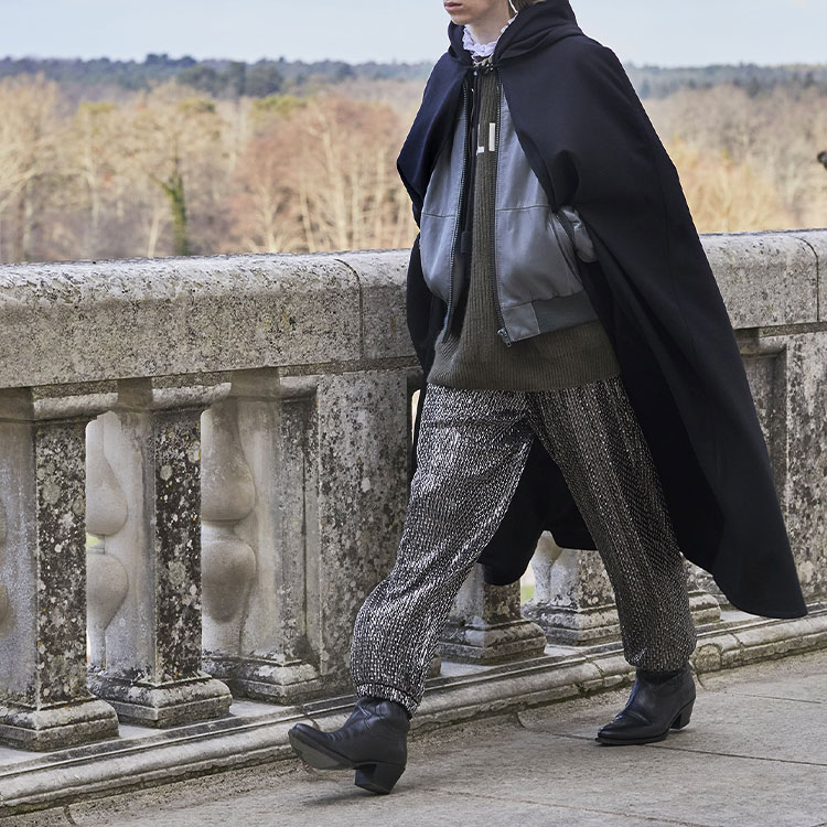 Shop CELINE Logo Print Sweater Khaki Green Lengan Panjang Crewneck 2A19R205O-15KH