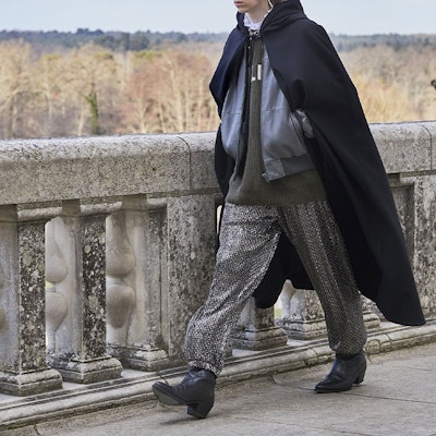 CELINE Logo Print Sweater Khaki Green Lengan Panjang Crewneck 2A19R205O-15KH Shop CELINE Logo Print Sweater Khaki Green Lengan Panjang Crewneck 2A19R205O-15KH