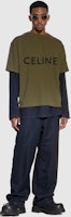 CELINE Kaos Crewneck Loose Fit Logo Huruf Cetak Warna Hijau Tua 2X681501F-02DB Shop CELINE Kaos Crewneck Loose Fit Logo Huruf Cetak Warna Hijau Tua 2X681501F-02DB