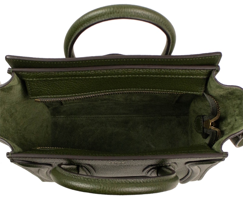 Lookbook Celine Luggage Micro Khaki con Cuero Texturizado