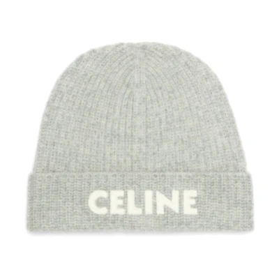 CELINE Men’s Light Grey Ribbed Wool Beanie Hat with Appliqué Details. 2AE2I423P-08GC