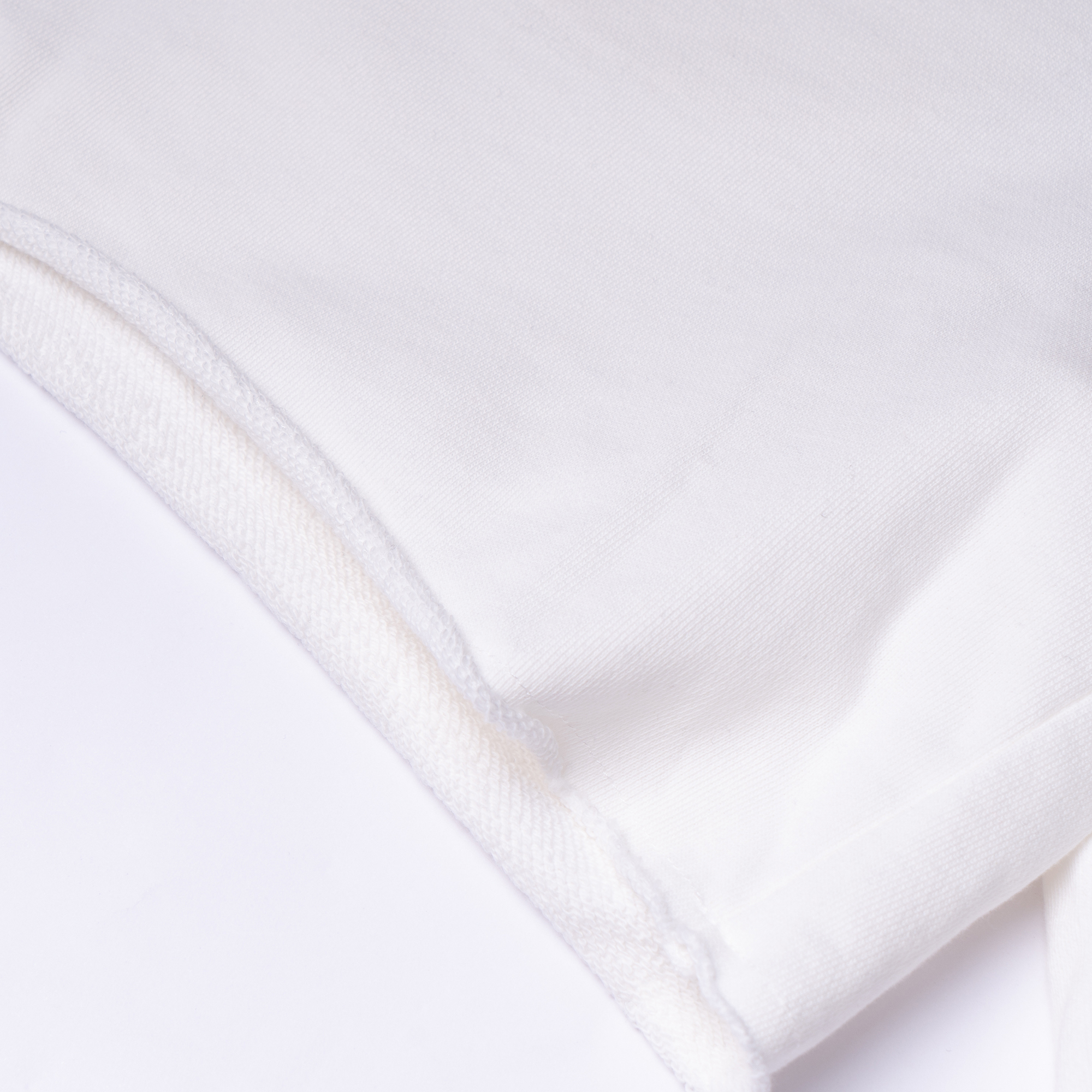 Purchase CELINE SS22 白色拼接Logo印花抽繩短褲 2Z156670Q-01OB