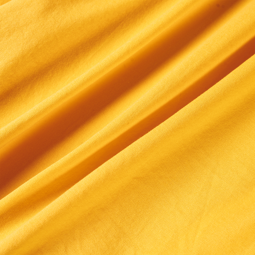 Sizing CELINE SS22 黃色寬鬆版印花品牌圓領T恤。 2X681671Q-11MD