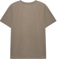 CELINE SS22 Kaos Crewneck Logo Print Oversized Coklat Kopi Pria. 2X681671Q-02KC Lookbook CELINE SS22 Kaos Crewneck Logo Print Oversized Coklat Kopi Pria. 2X681671Q-02KC