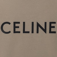 CELINE SS22 Kaos Crewneck Logo Print Oversized Coklat Kopi Pria. 2X681671Q-02KC Details for CELINE SS22 Kaos Crewneck Logo Print Oversized Coklat Kopi Pria. 2X681671Q-02KC