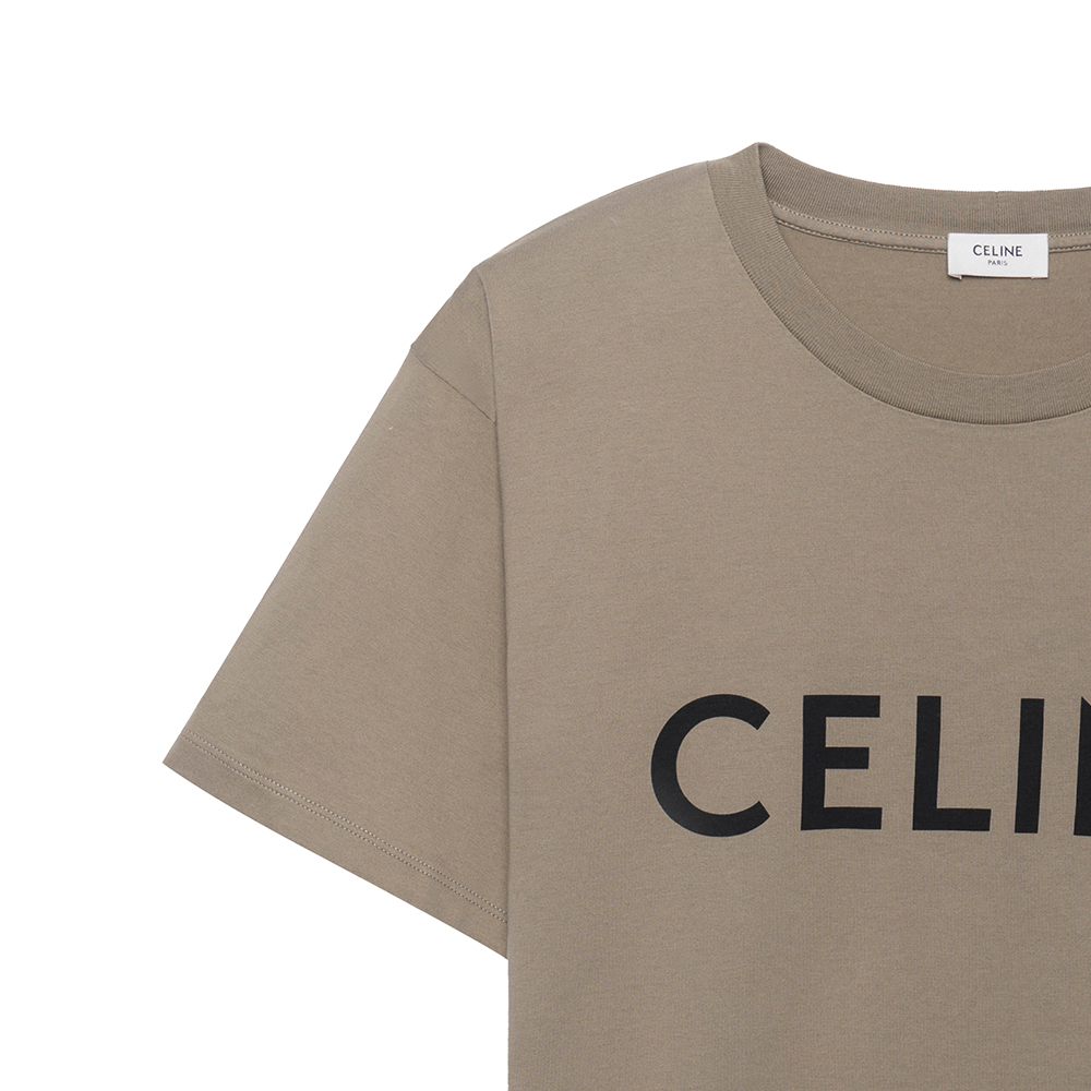 Sizing CELINE SS22 Kaos Crewneck Logo Print Oversized Coklat Kopi Pria. 2X681671Q-02KC