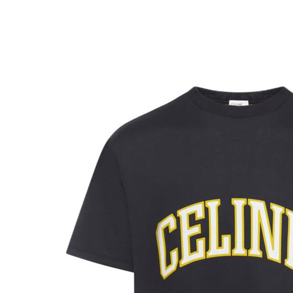 Shop CELINE SS24 Kaos Hitam Crewneck dengan Cetakan Huruf. 2X60L671Q-38YG